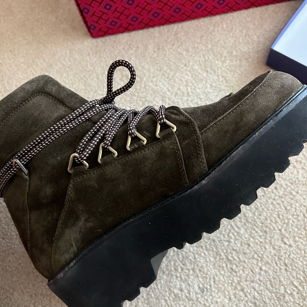 Stuart Weitzman Below Deck Ankle Chunky Lace Up Platform Hiking Boots Size 9 - Picture 5 of 7